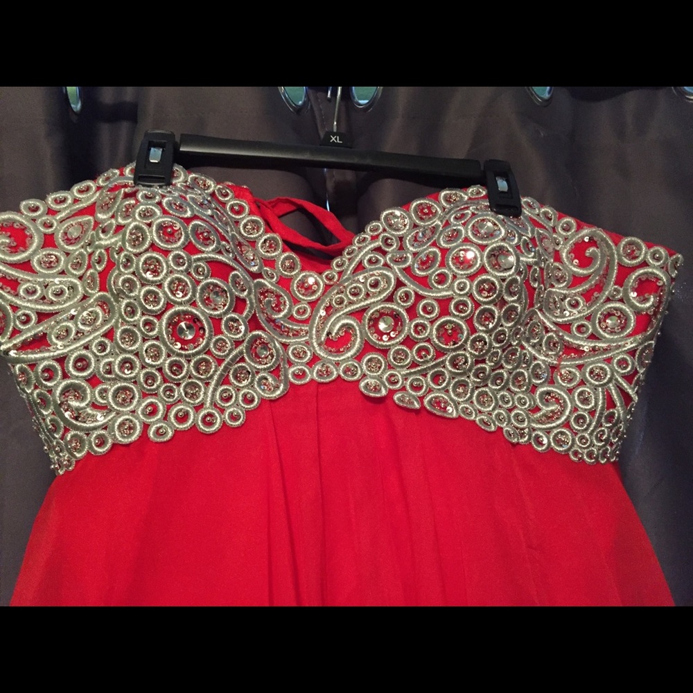 Prom/Homecoming Dress - Picture 2 of 4